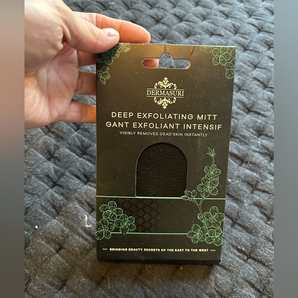 Sephora Other - NWT Dermasuri Exfoliating mitt